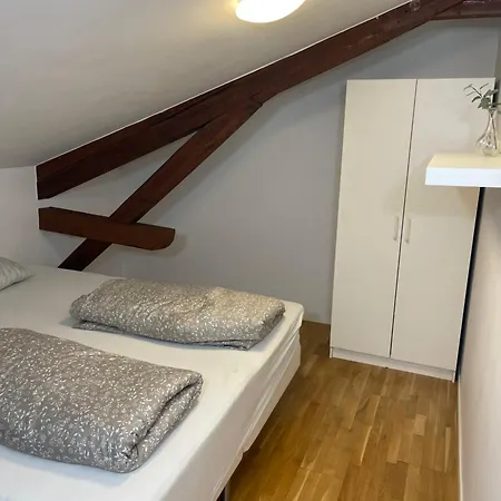 Bo Sentralt Pa Gruenerlokka Na Lejlighed